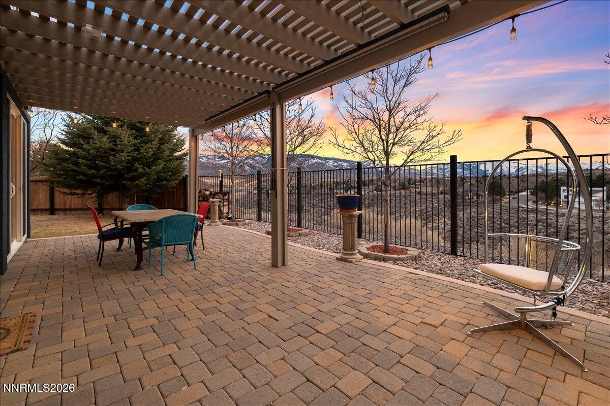 1091 Crown View Drive