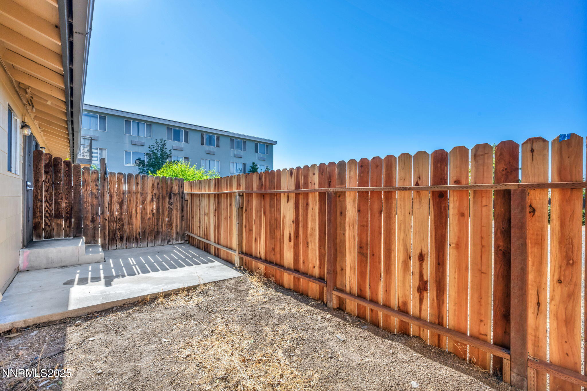 10-web-or-mls-372-maine-st