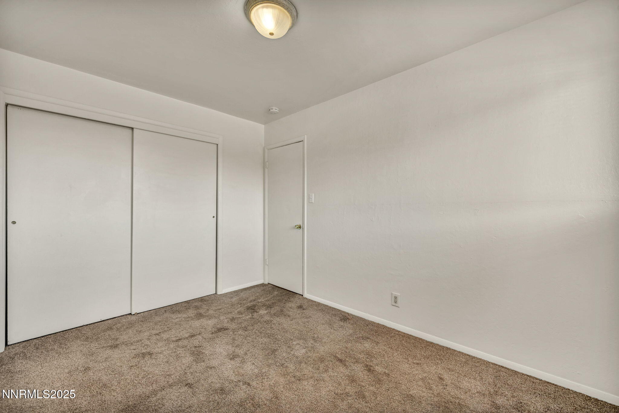 23-web-or-mls-372-maine-st