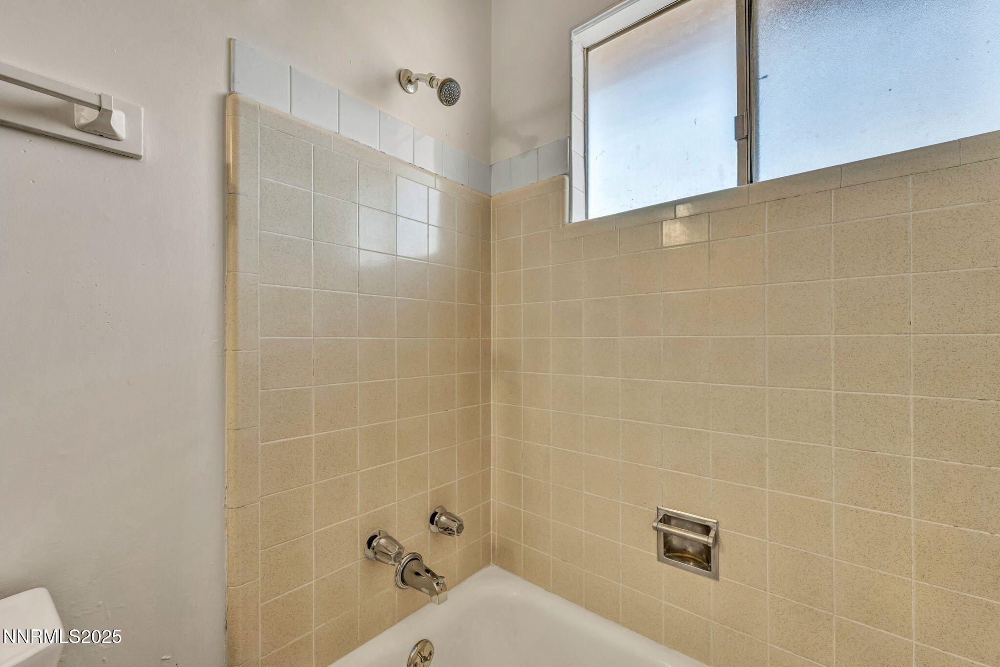 20-web-or-mls-372-maine-st