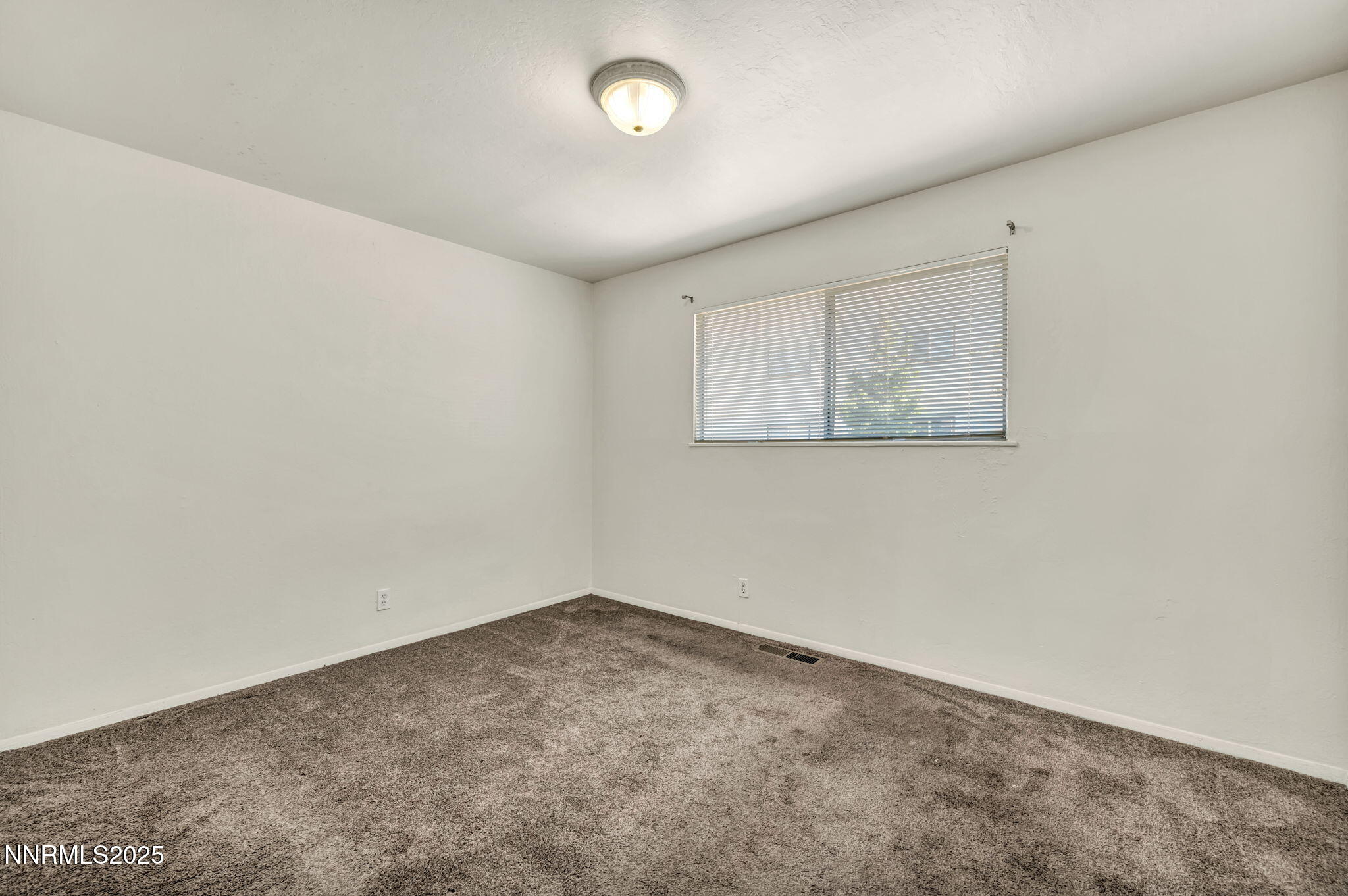 24-web-or-mls-372-maine-st