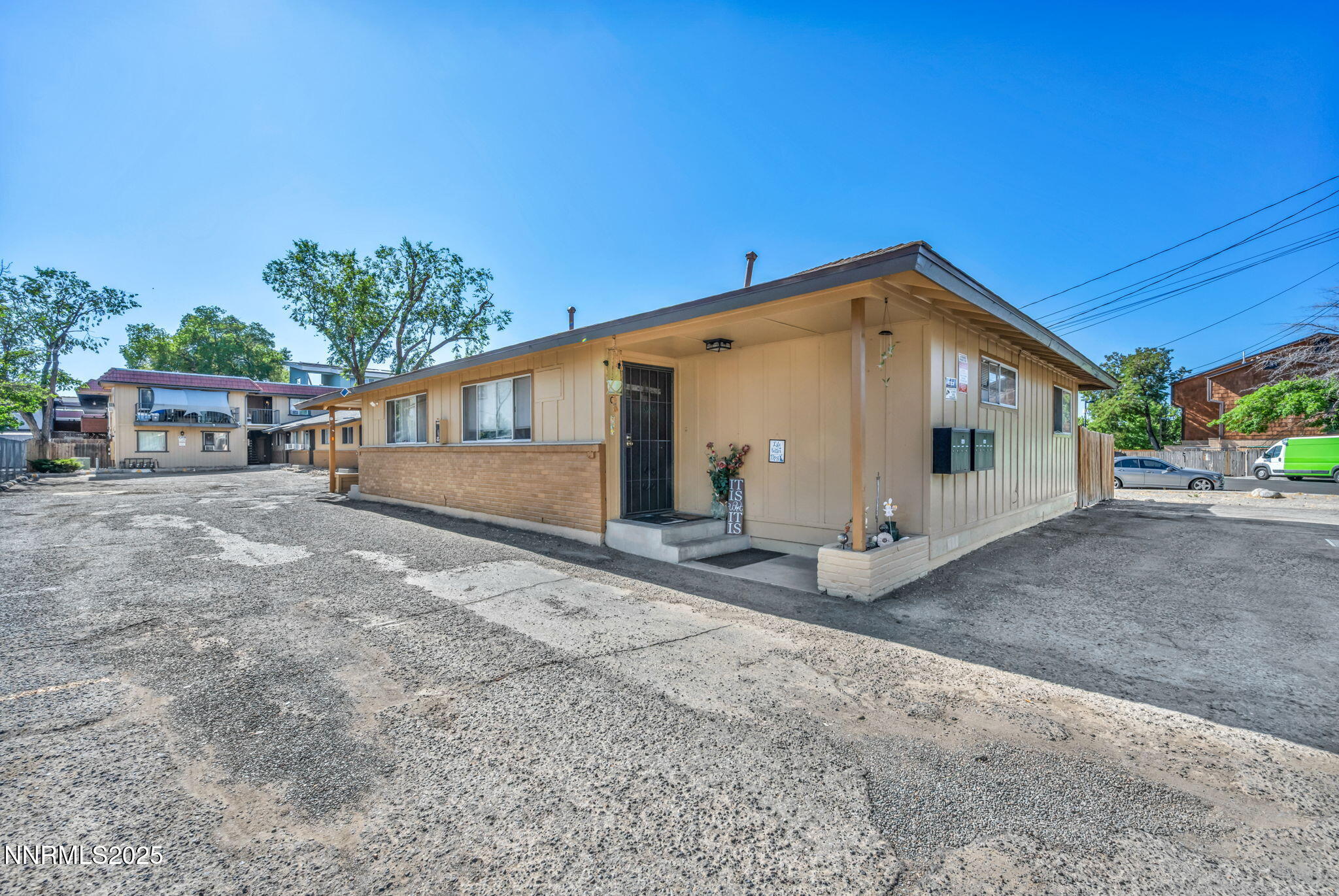 3-web-or-mls-372-maine-st