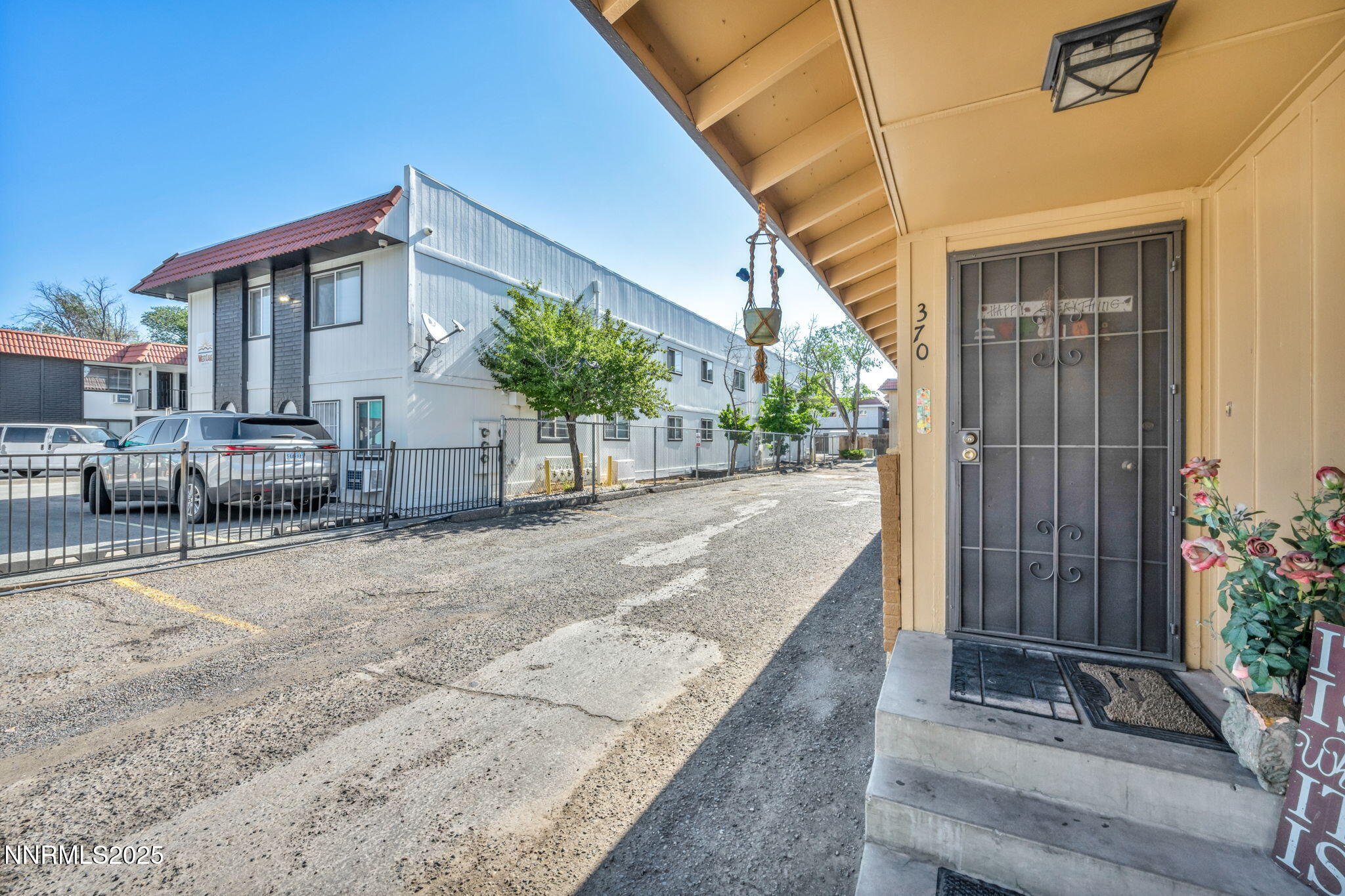 5-web-or-mls-372-maine-st