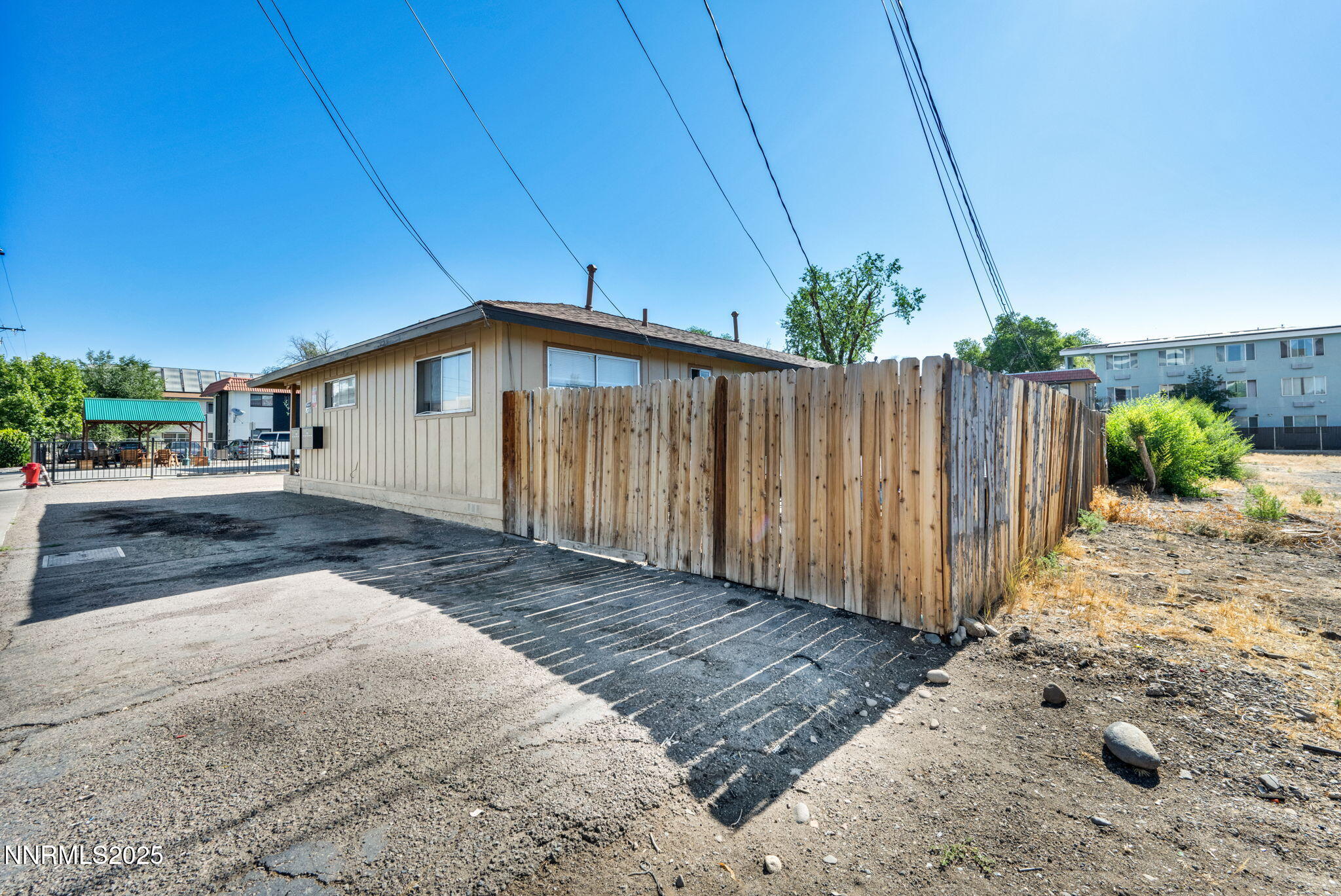 7-web-or-mls-372-maine-st