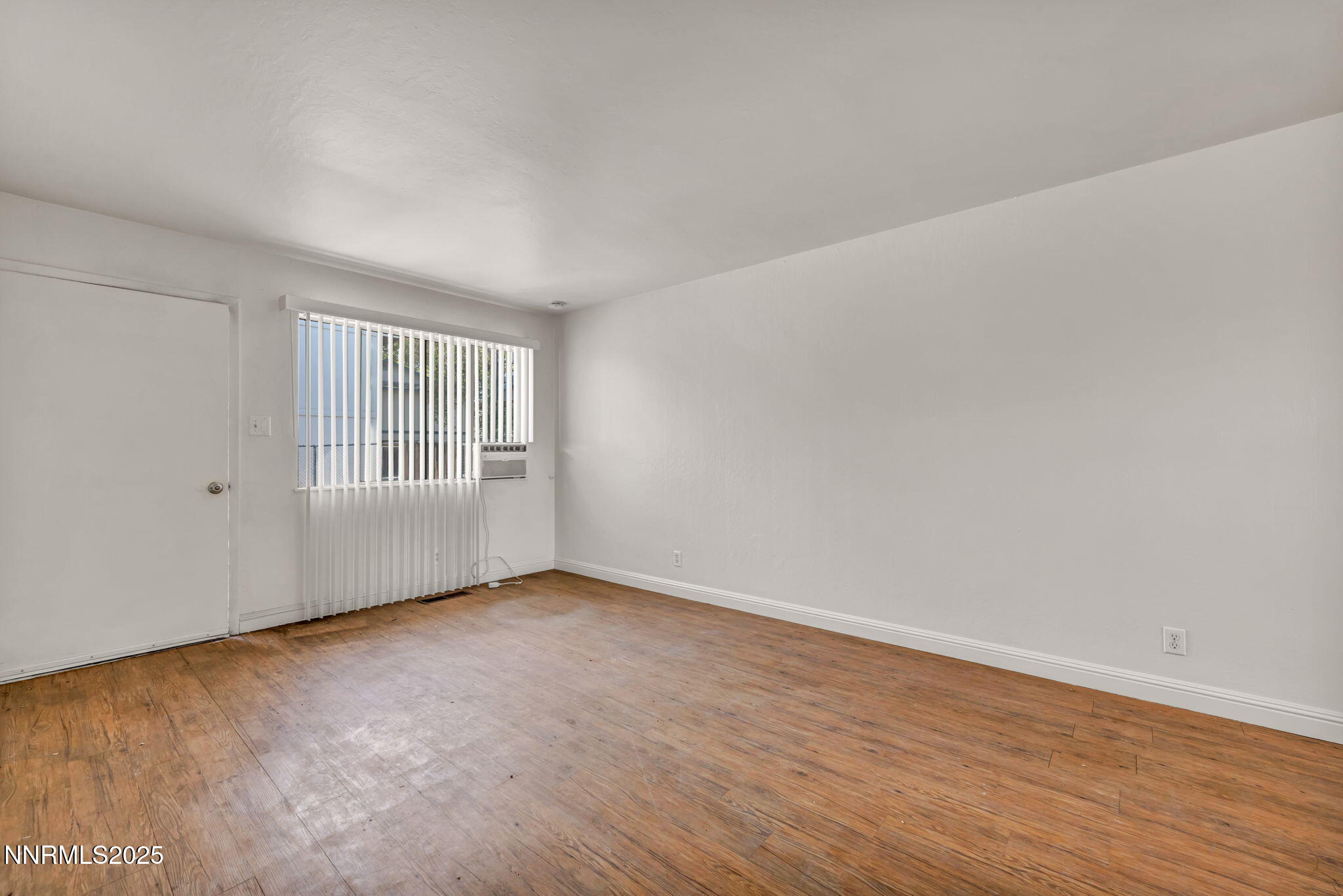 27-web-or-mls-372-maine-st