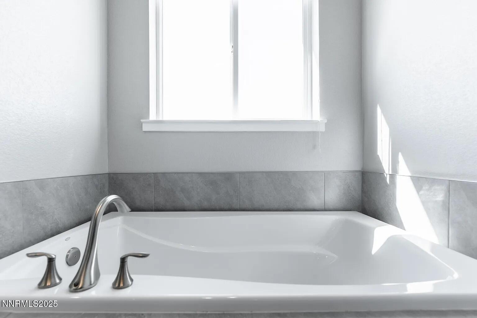 759d85314e9dd486120cd7c39c0695f4-uncropp