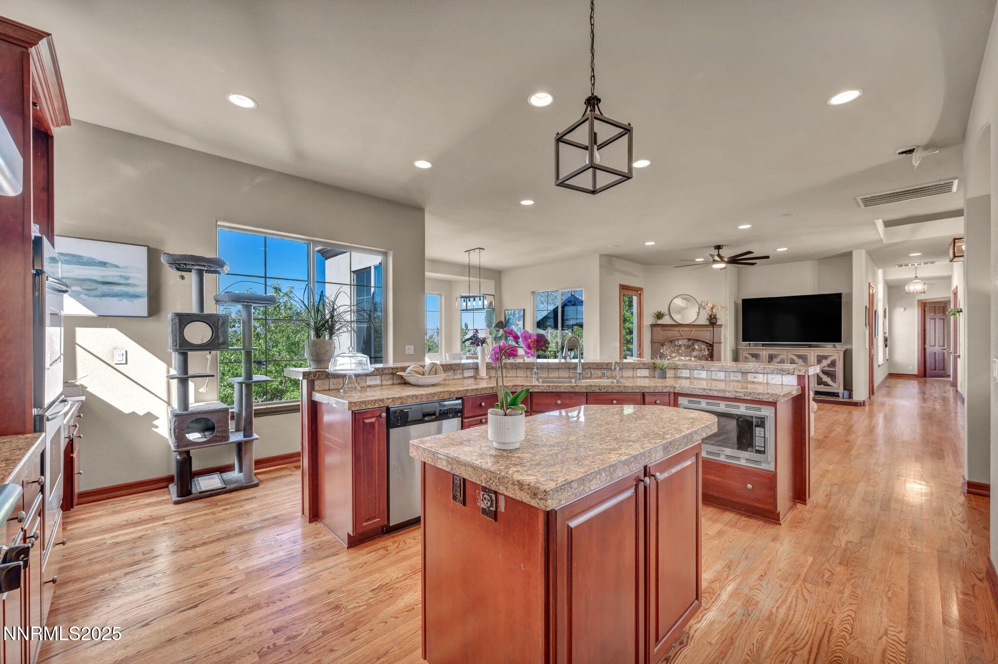 71-web-or-mls-14210-wild-quail-ct