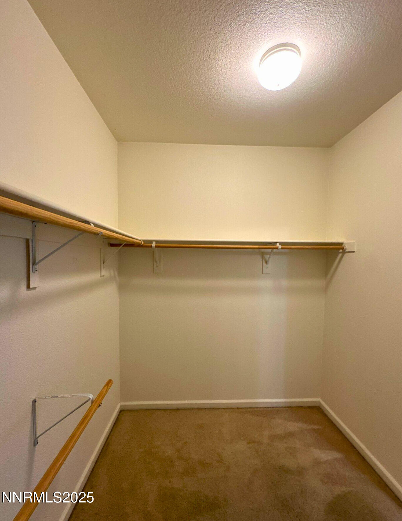 01526b3f-55ff-4ec3-8f49-fc7bea7922ee