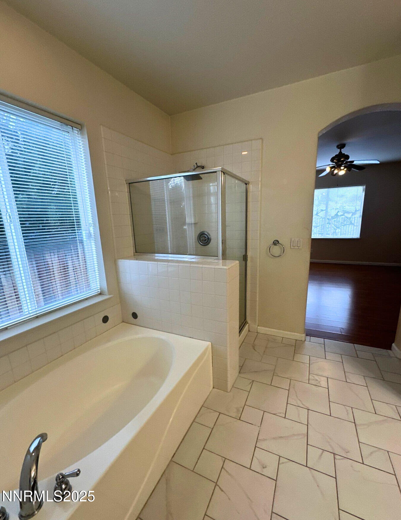 b4982794-721c-4ce4-ba2f-6724a7c033c4