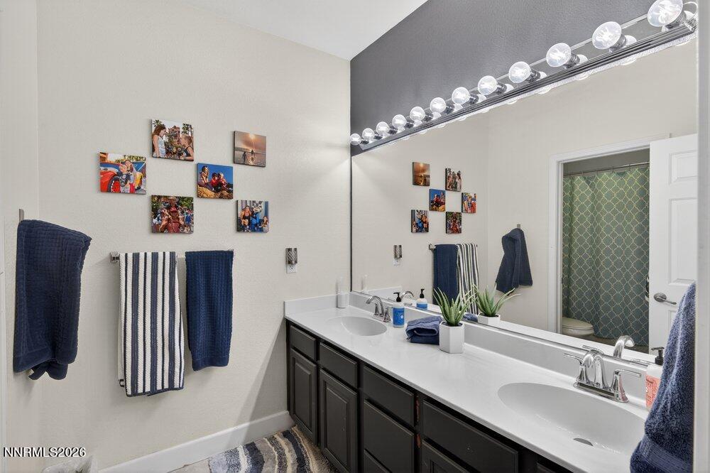Escondido, California, 92025, United States, 5 Bedrooms Bedrooms, ,4 BathroomsBathrooms,Residential,Active,2032392