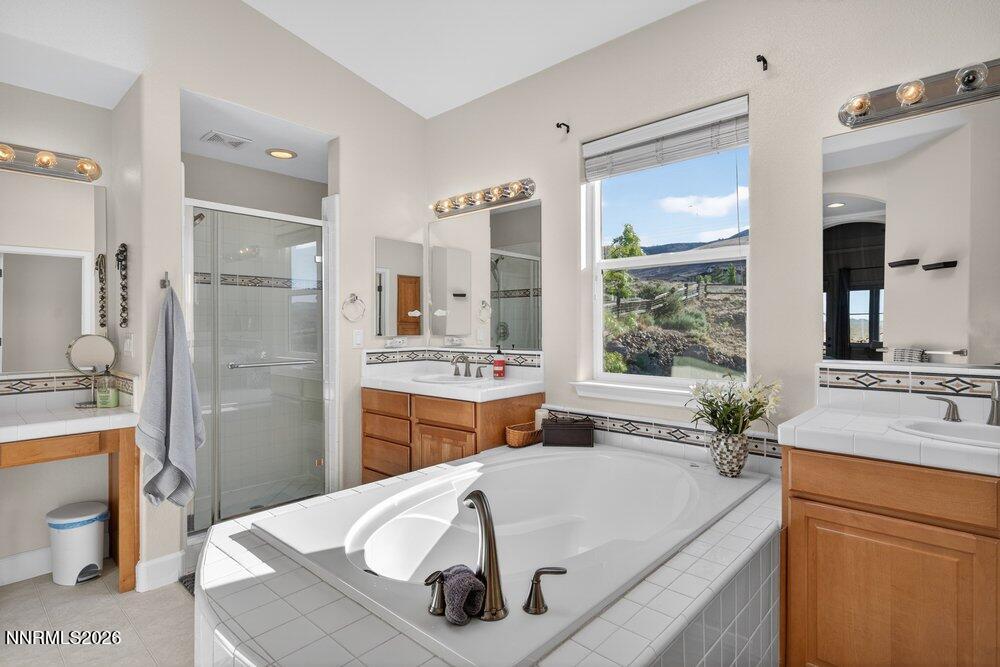 Escondido, California, 92025, United States, 5 Bedrooms Bedrooms, ,4 BathroomsBathrooms,Residential,Active,2032392