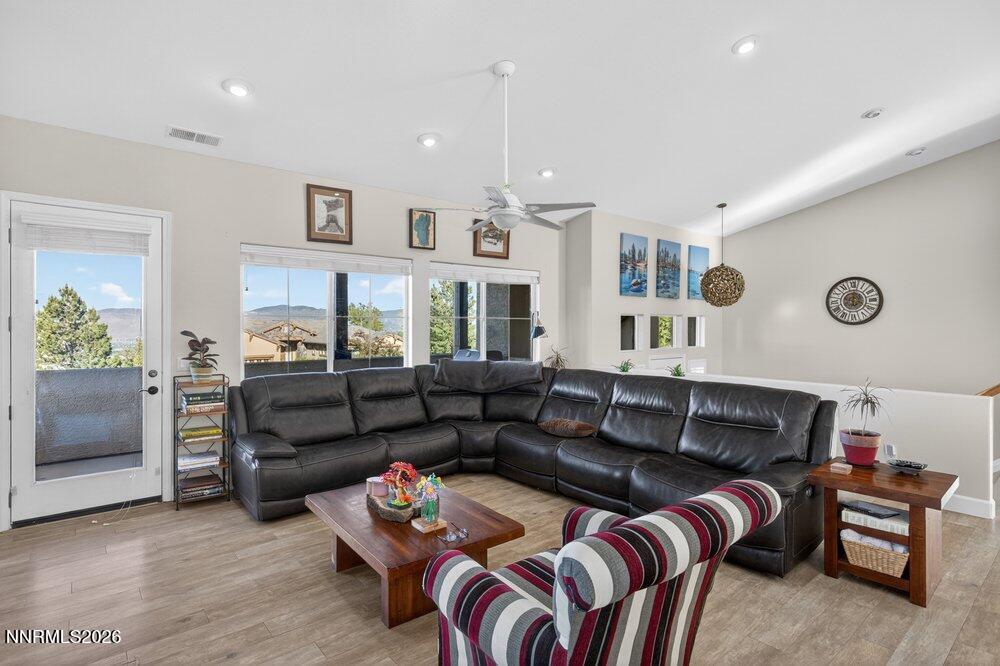 Escondido, California, 92025, United States, 5 Bedrooms Bedrooms, ,4 BathroomsBathrooms,Residential,Active,2032392