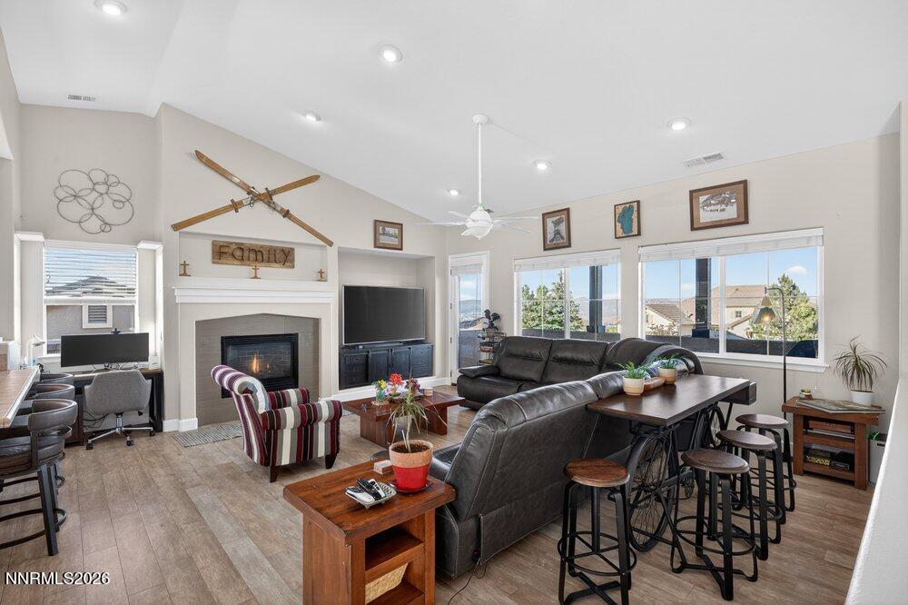 Escondido, California, 92025, United States, 5 Bedrooms Bedrooms, ,4 BathroomsBathrooms,Residential,Active,2032392