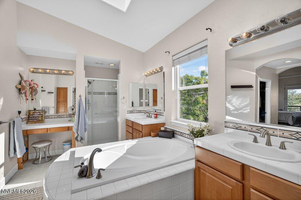 Escondido, California, 92025, United States, 5 Bedrooms Bedrooms, ,4 BathroomsBathrooms,Residential,Active,2032392