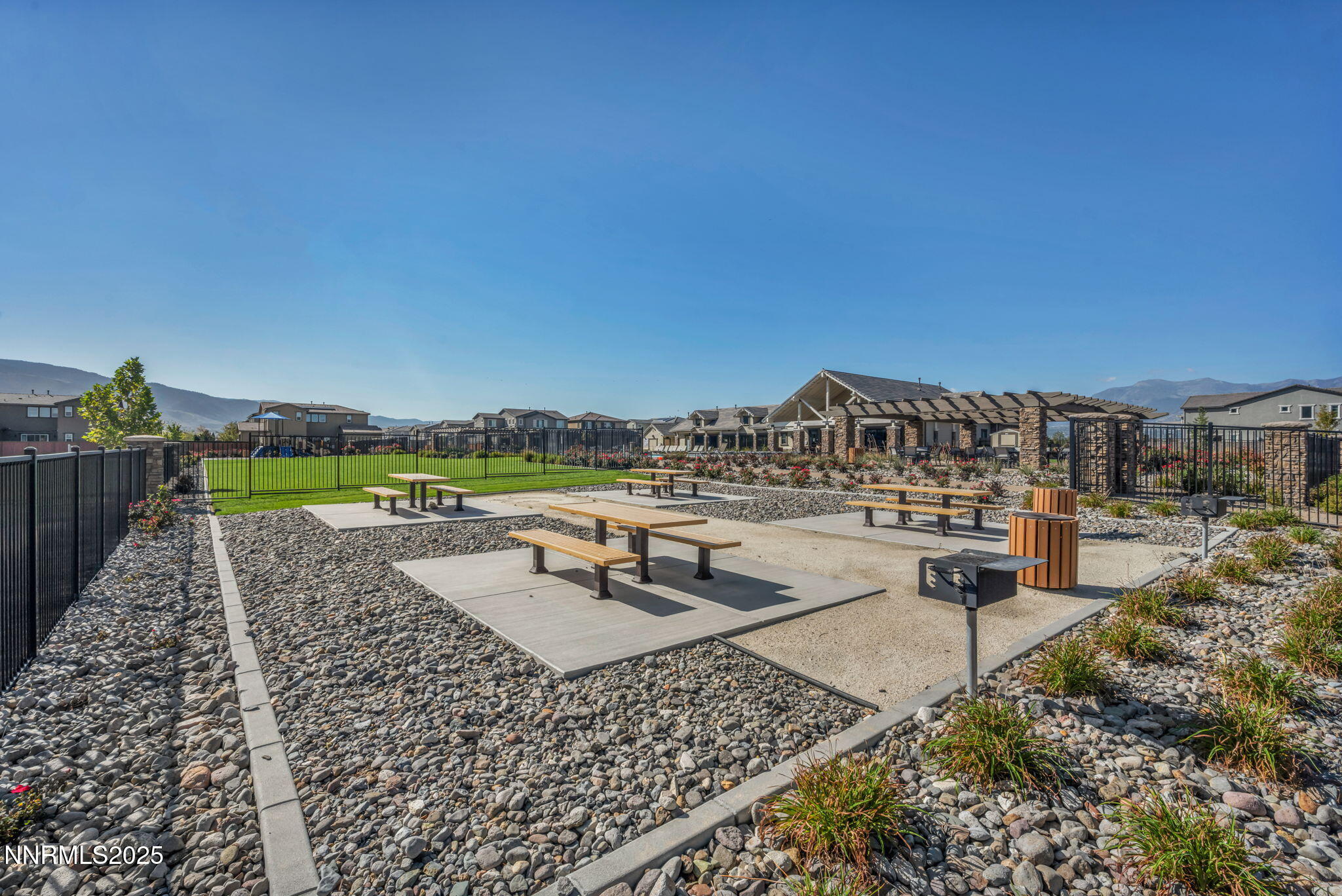 31-web-or-mls-9267-blue-basin-trl