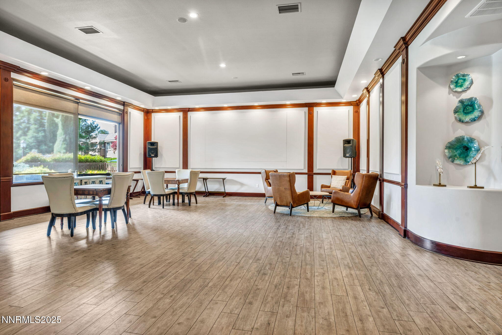 57-web-or-mls-900-s-meadows-pkwy-4311