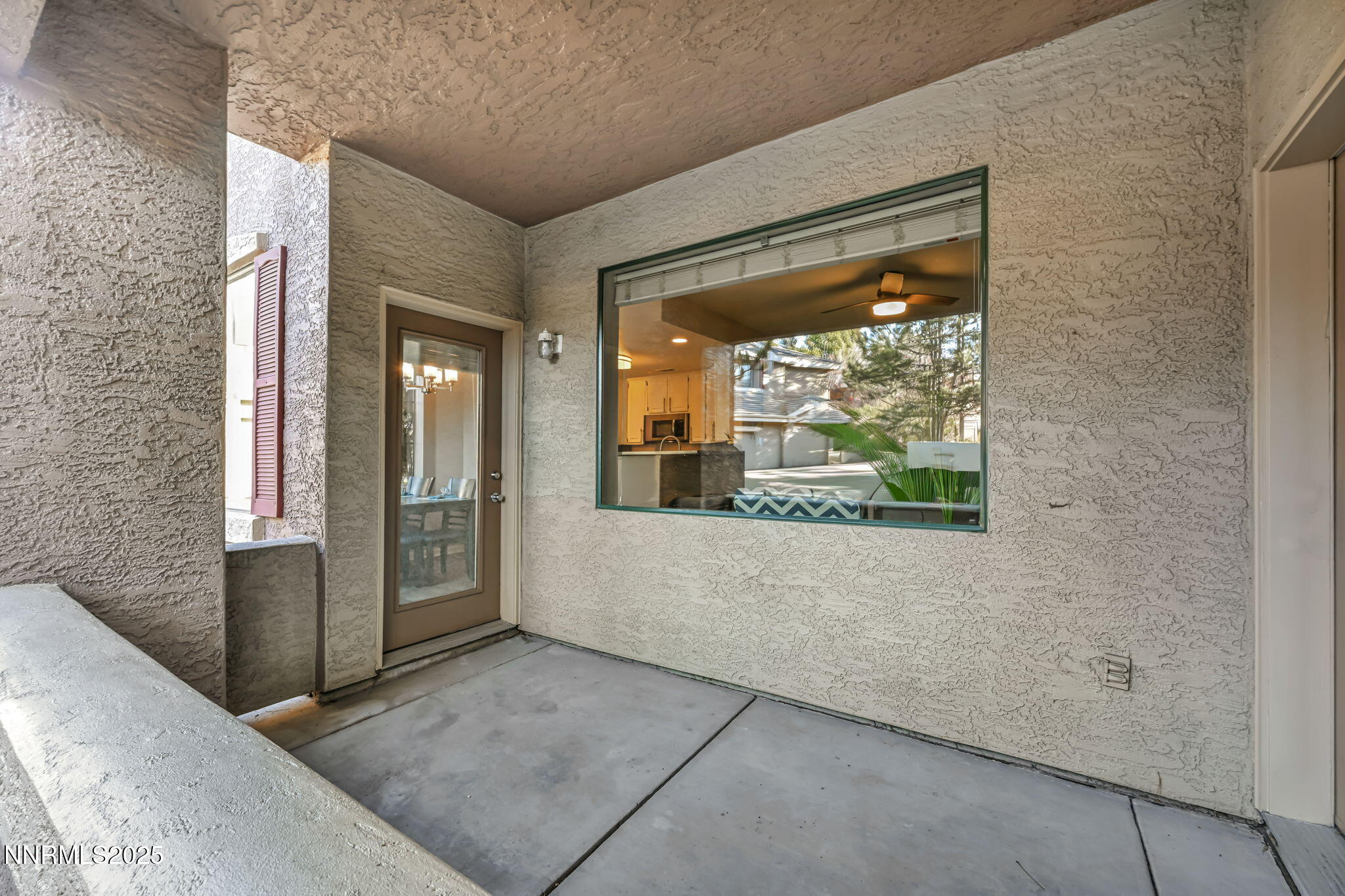 11-web-or-mls-900-s-meadows-pkwy-814