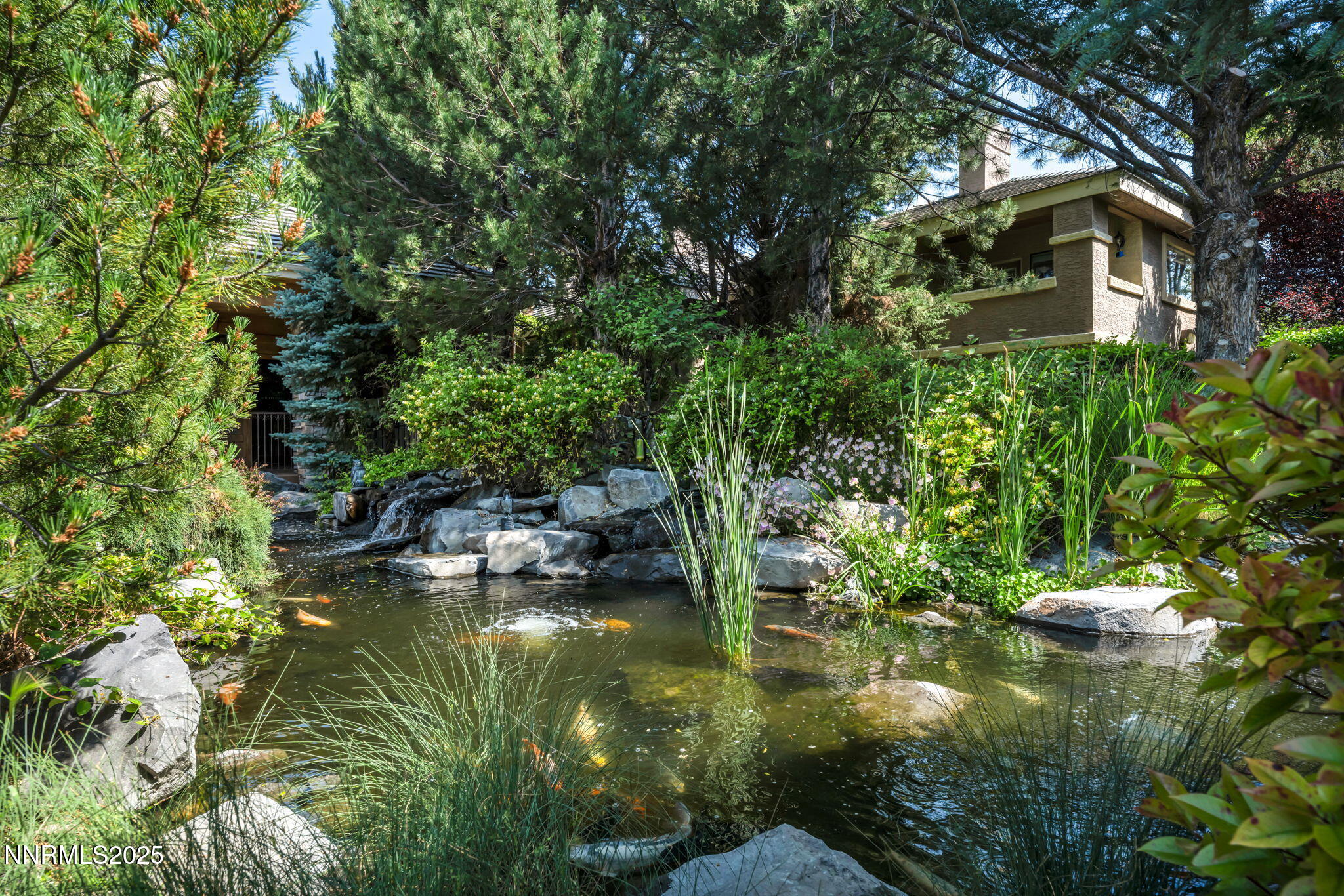 15-web-or-mls-900-s-meadows-pkwy-4311