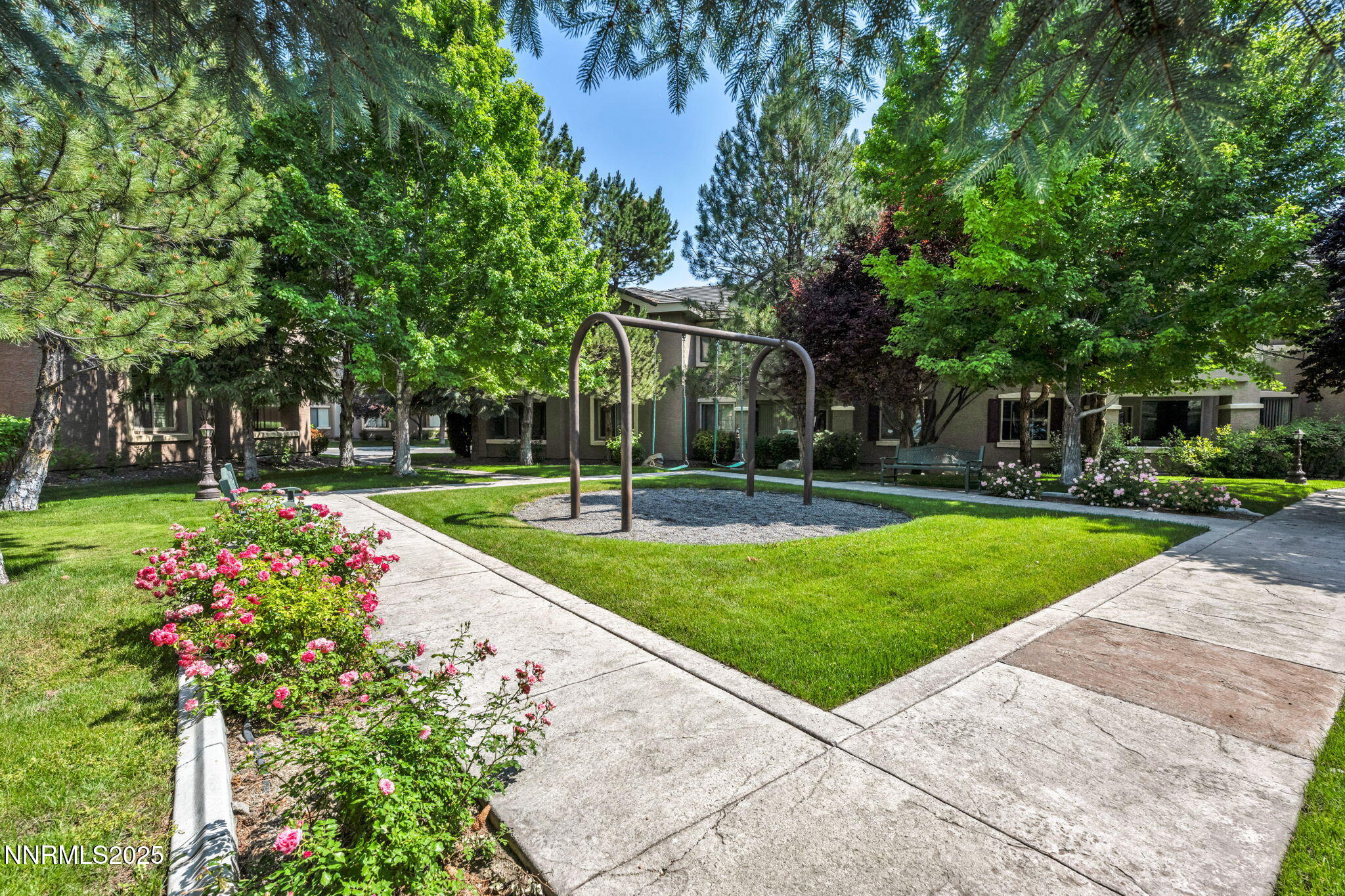 11-web-or-mls-900-s-meadows-pkwy-4311