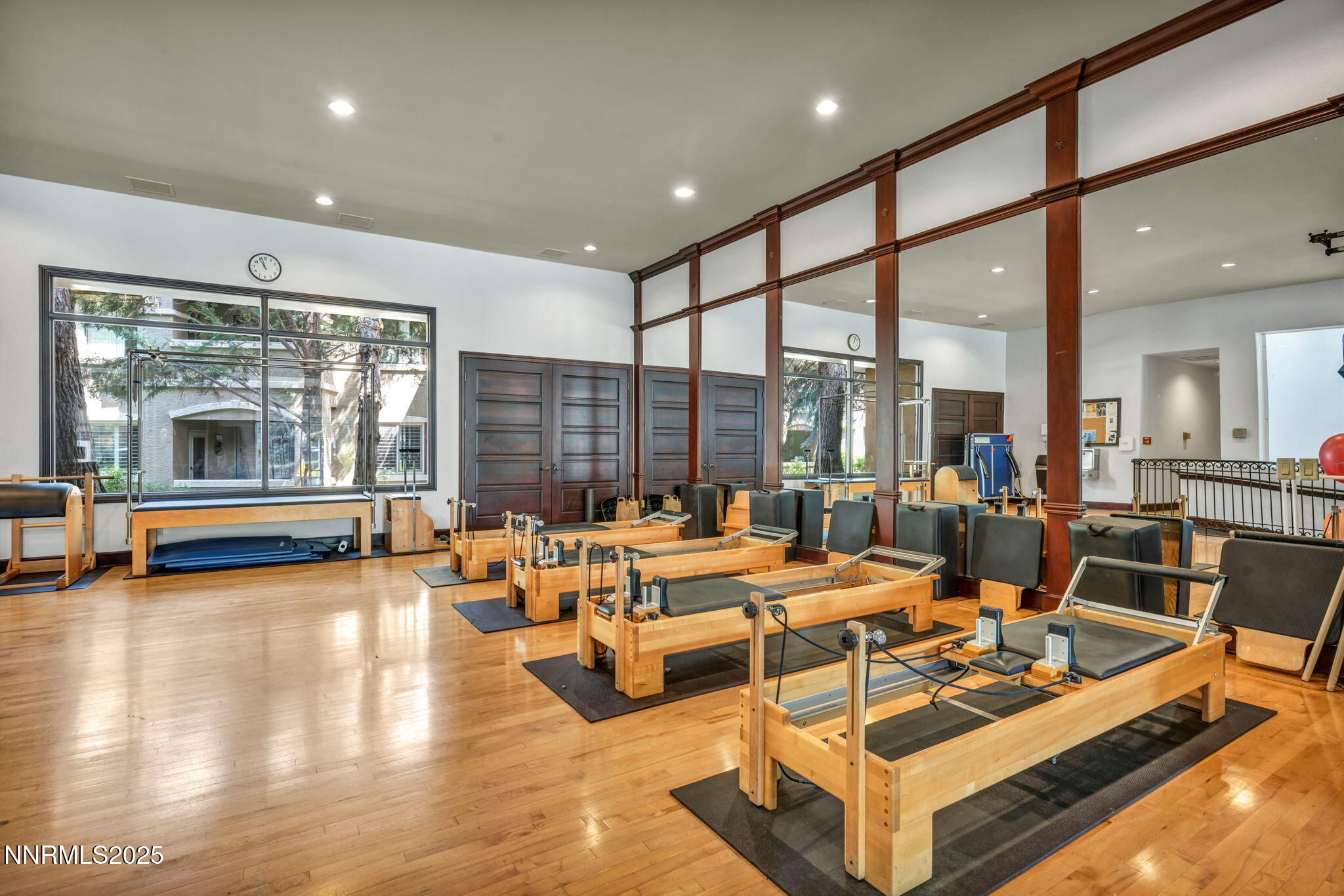 62-web-or-mls-900-s-meadows-pkwy-4311