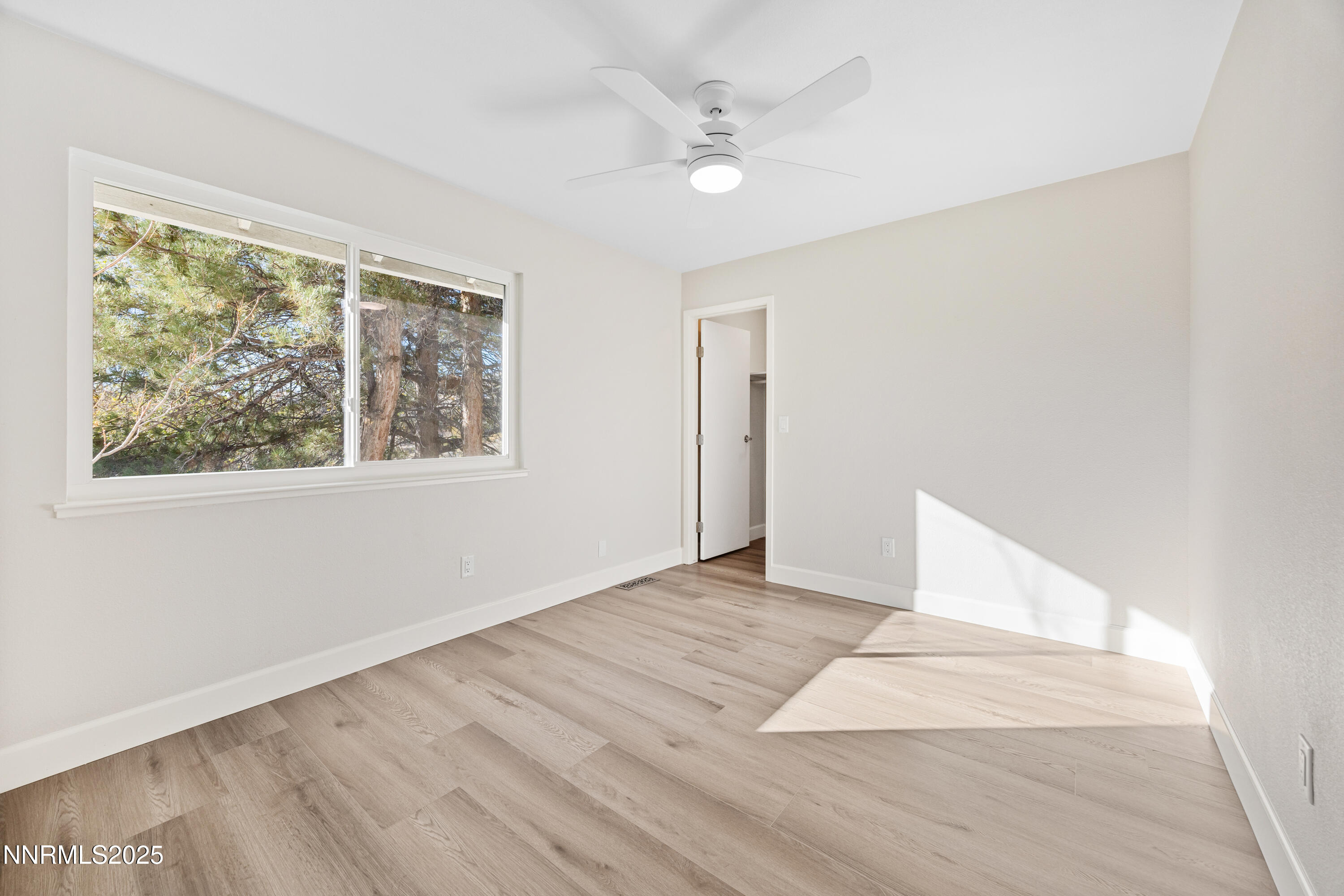 Conway upstairs guest BR