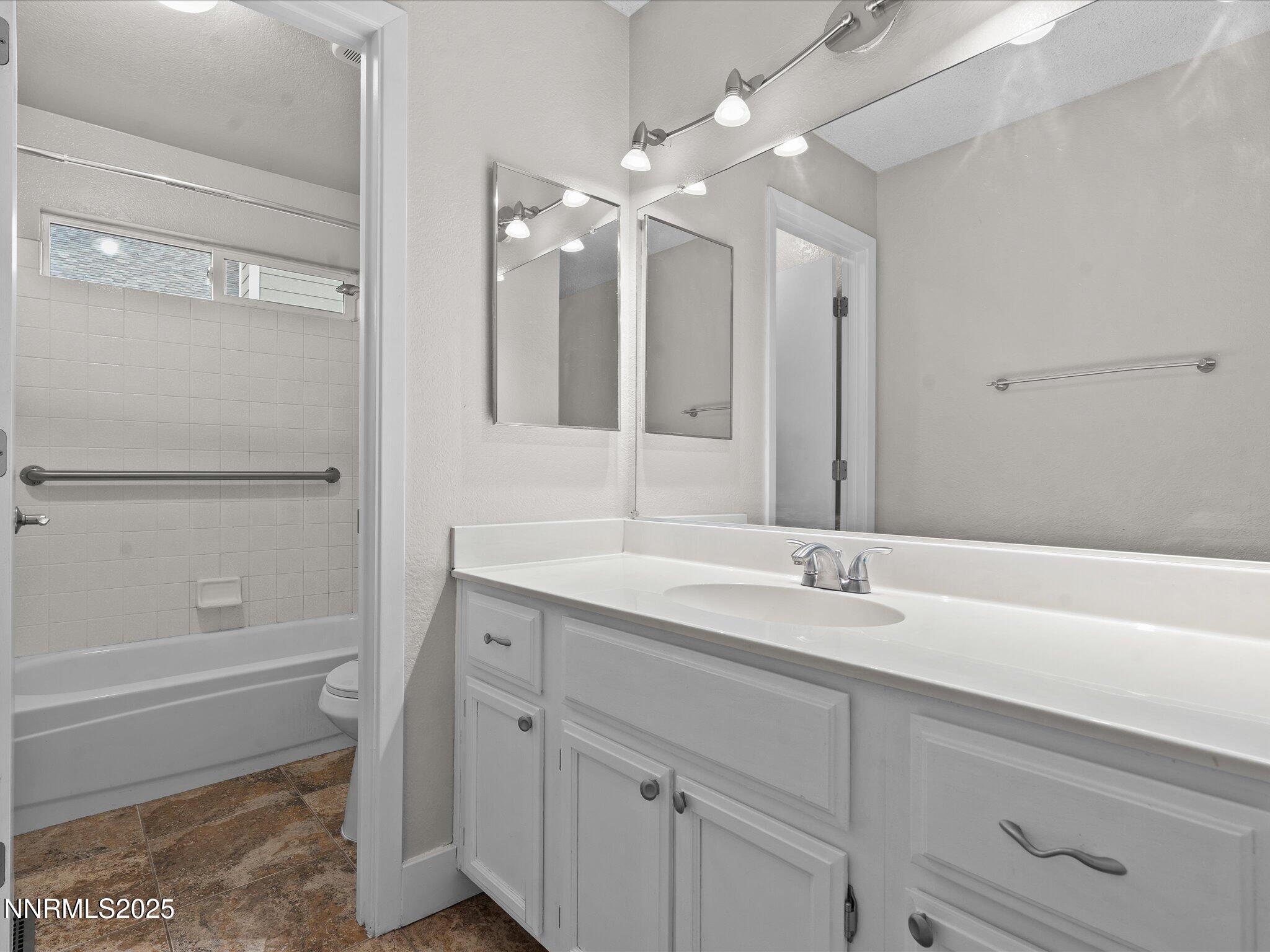 Interior_Primary Vanity