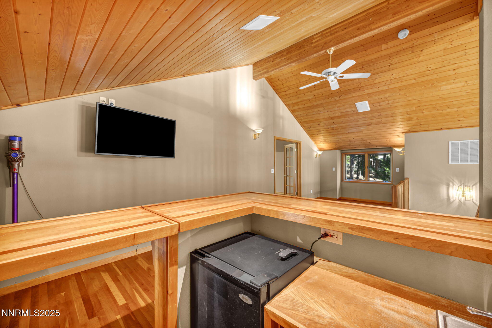 242-web-or-mls-1445-austrian-pine-rd