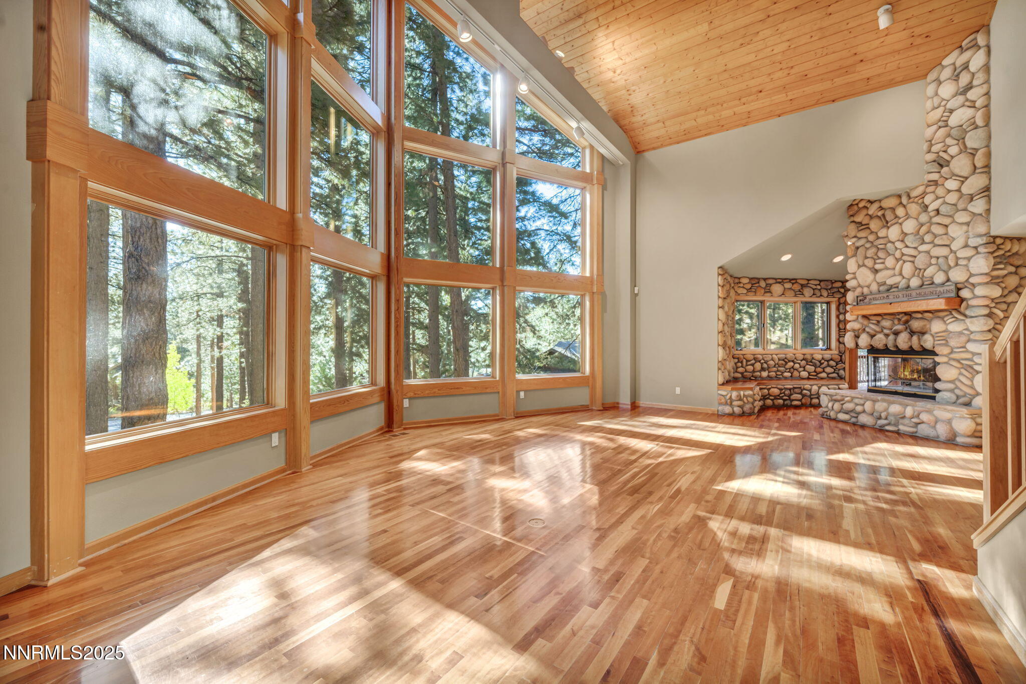 213-web-or-mls-1445-austrian-pine-rd