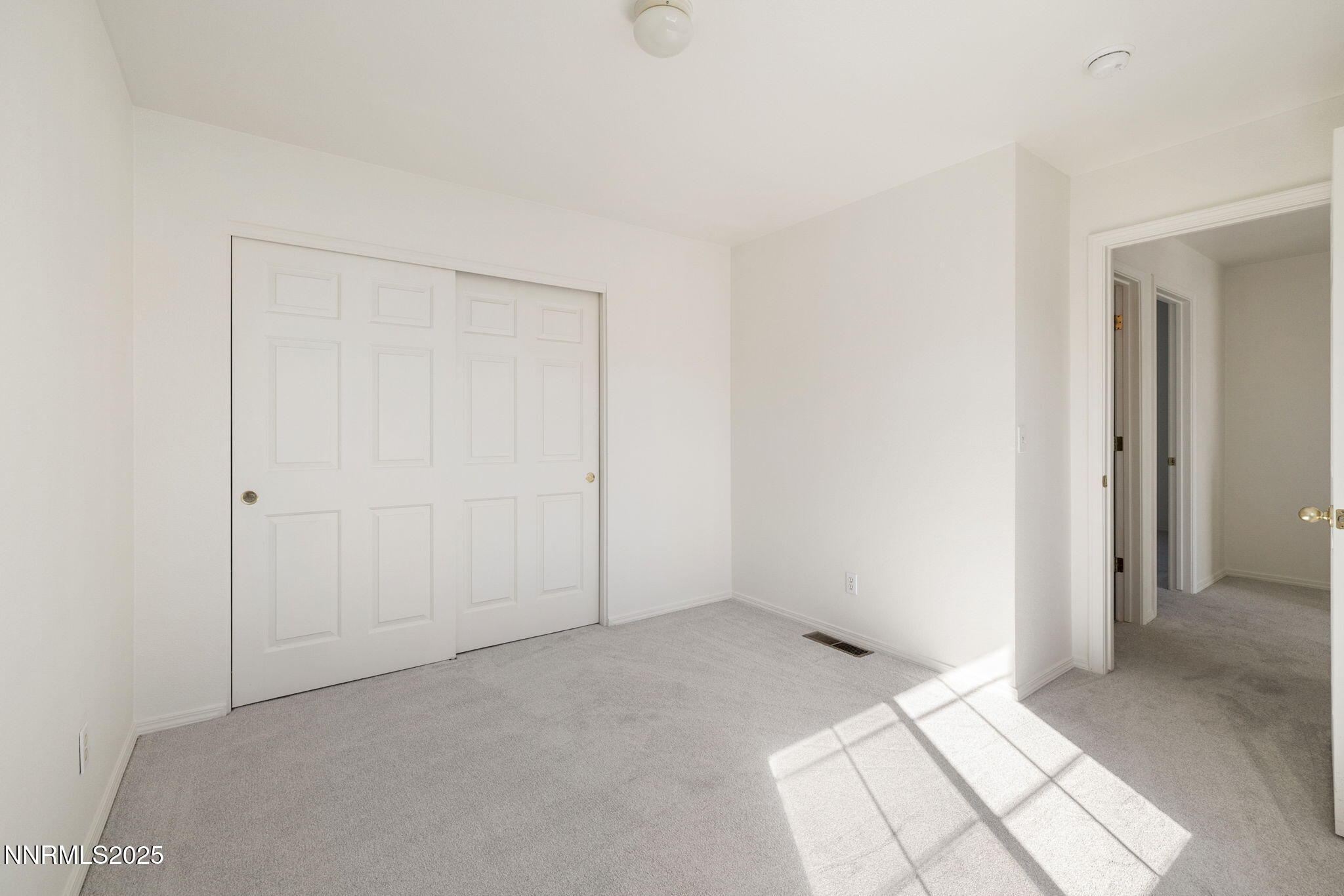 25-web-or-mls-4537 Park Rose-26