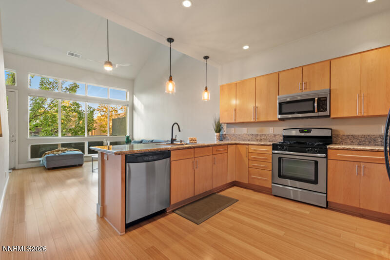 374 State Street (3 of 18)