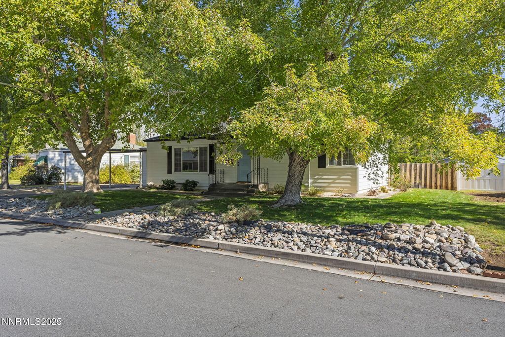 Photo of 640 Robin Street, Reno, NV 89509 (MLS # 250057149)