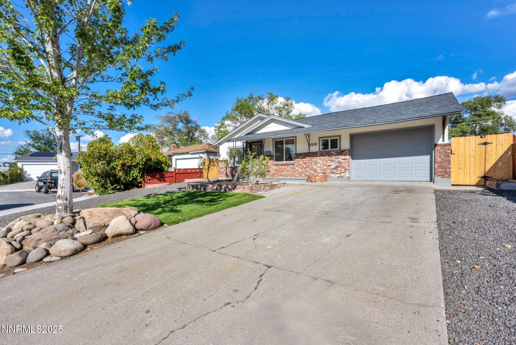 3-web-or-mls-1510-laiolo-dr