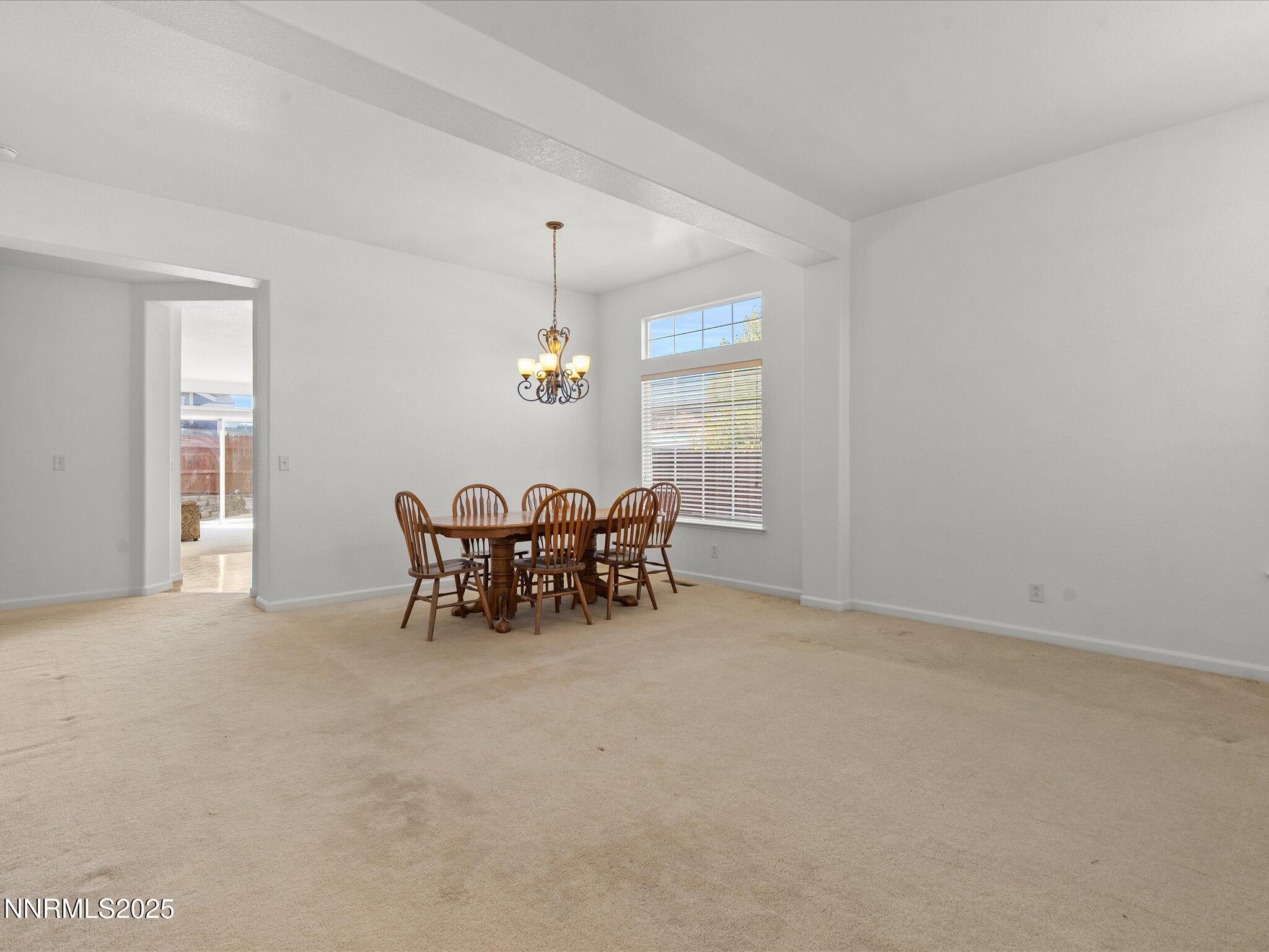 04-805 Sauvignon Dr-103