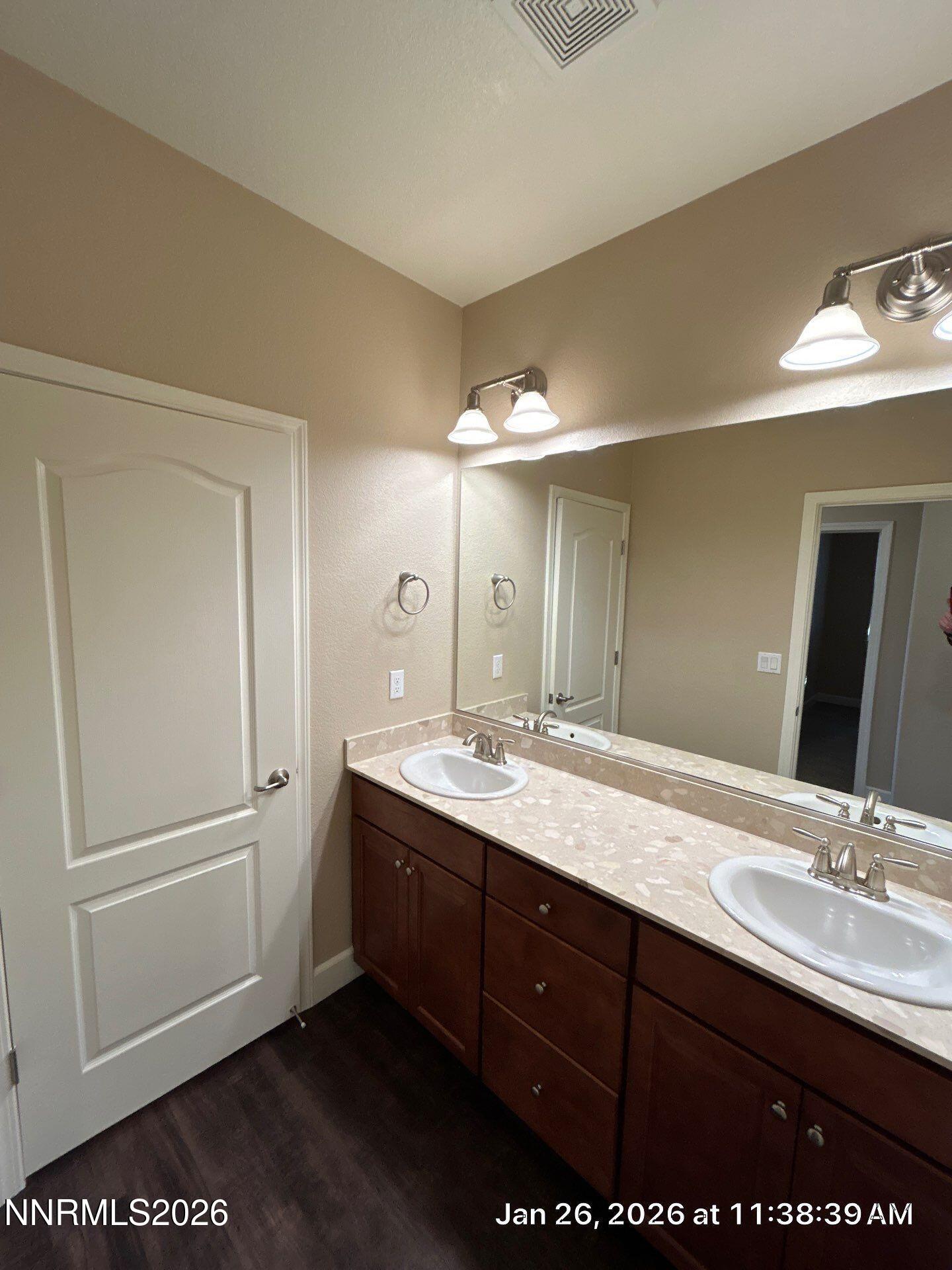 13-Jan 26, 2026 19-38-40-Yczg