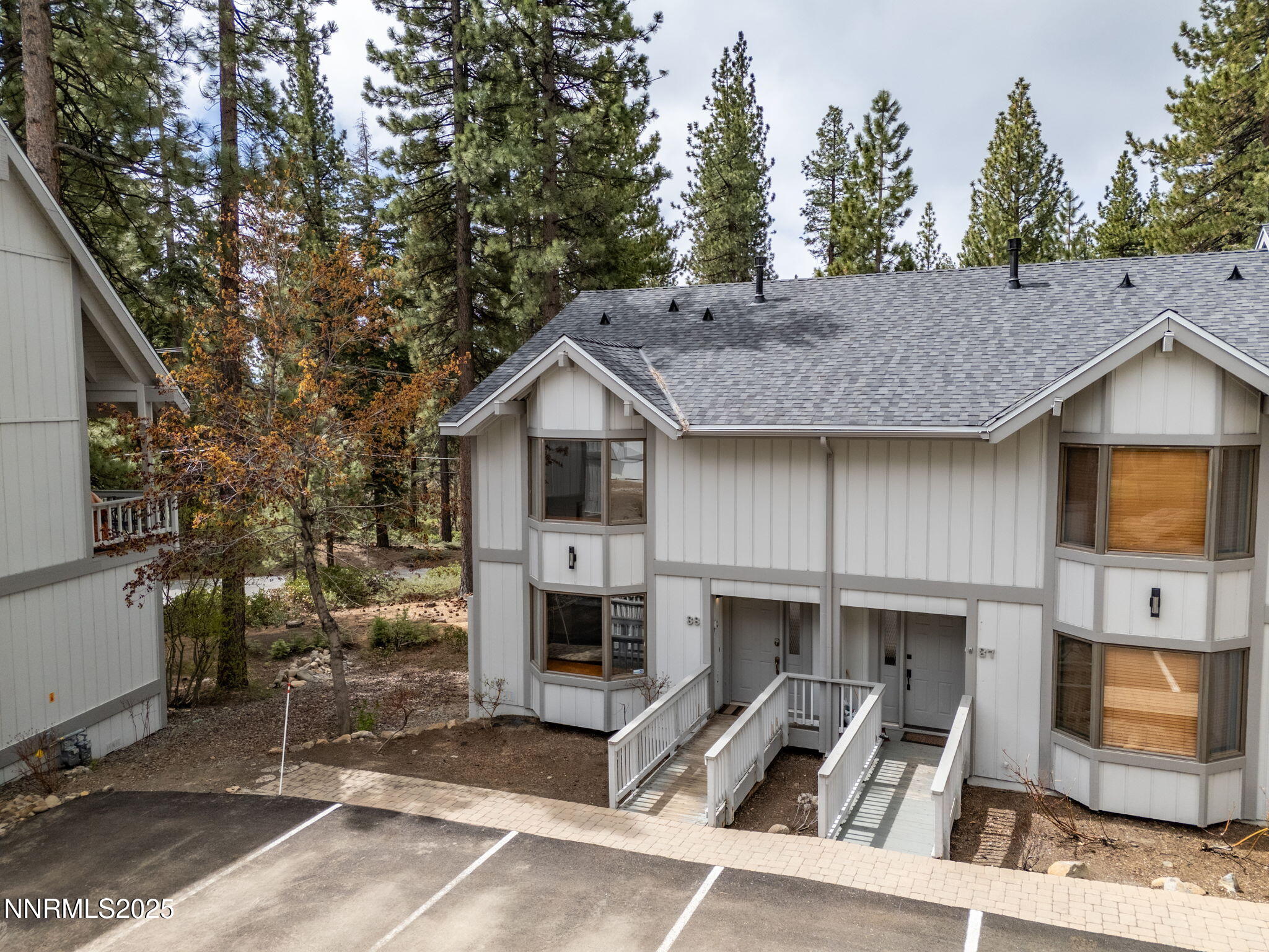 6-web-or-mls-908 Harrold Drone