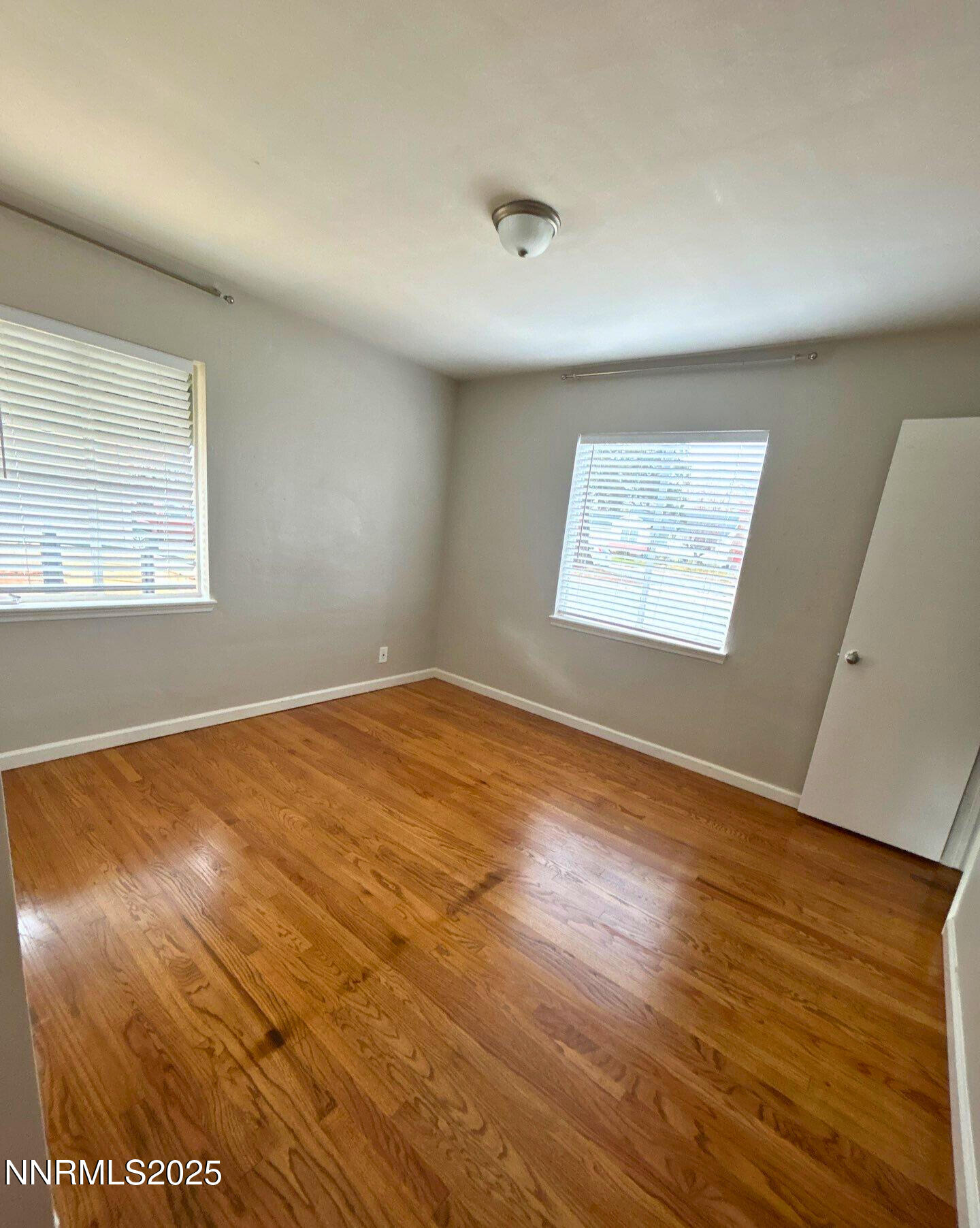 ee3be3d2-f0ee-4bfa-88dd-759e4e7828e2