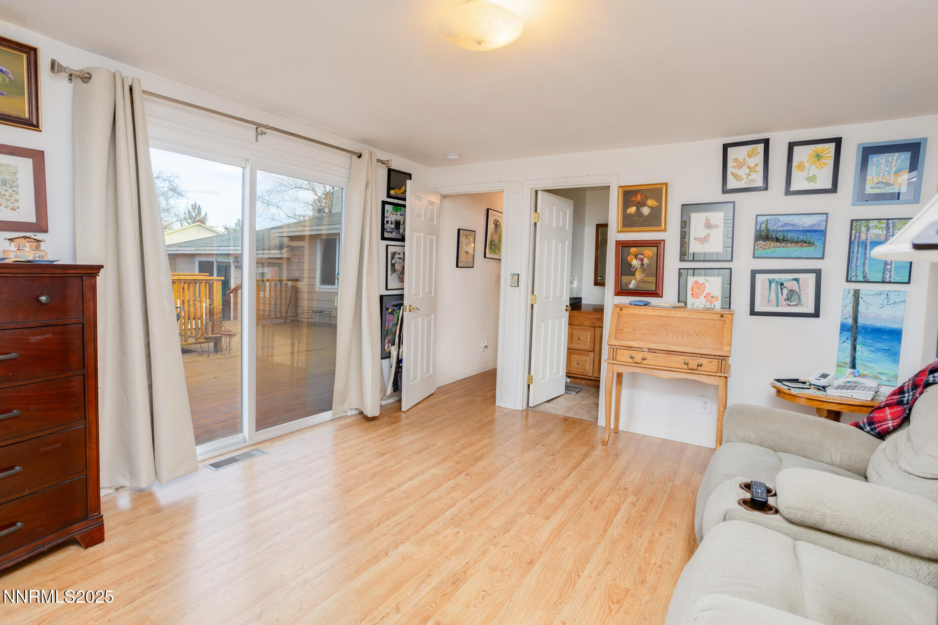 1659 Davidson_Hall_Master_Bed-1