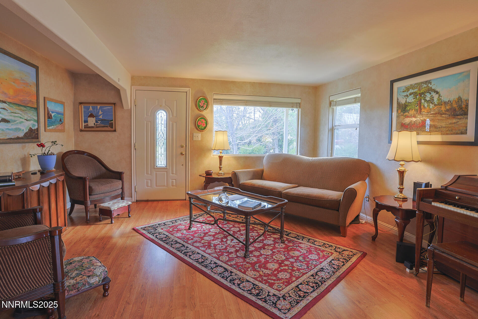 1659 Davidson_Livingroom-2