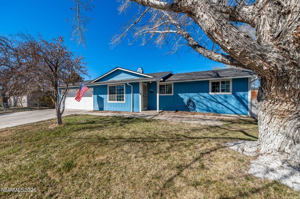 Photo of 370 Maple Street, Fernley, NV 89408 (MLS # 260002874)