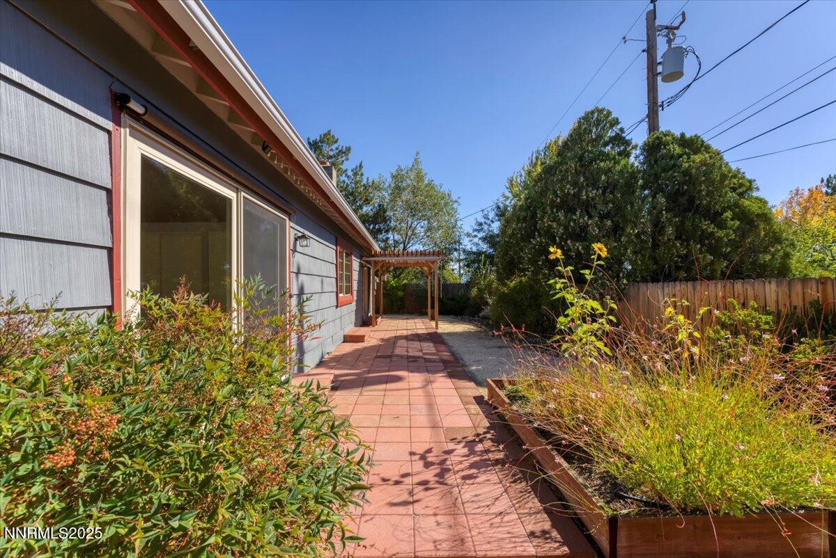 24-1835 Van Ness Ave Reno NV 89503 (34 o