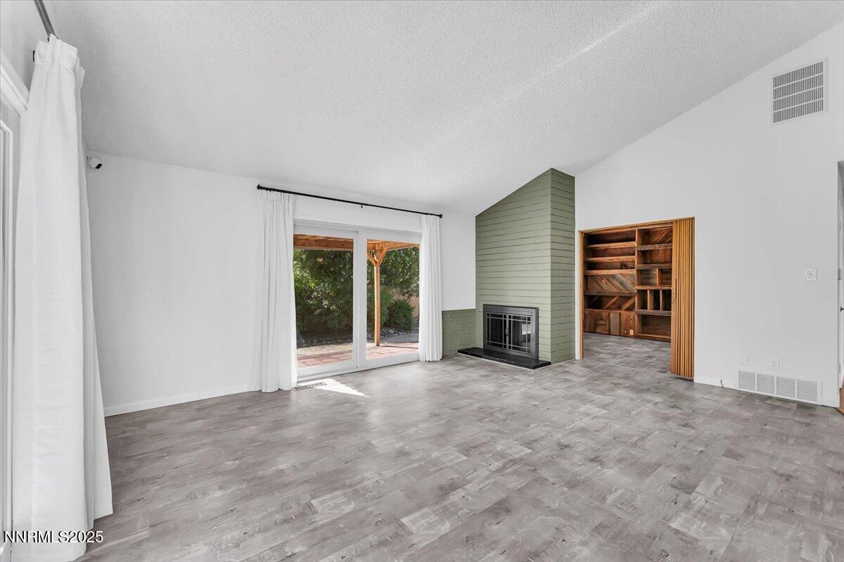 12-1835 Van Ness Ave Reno NV 89503 (10 o