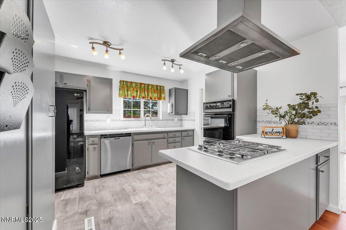 08-1835 Van Ness Ave Reno NV 89503 (15 o