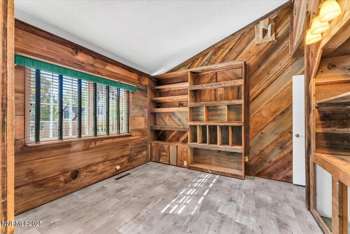 14-1835 Van Ness Ave Reno NV 89503 (19 o