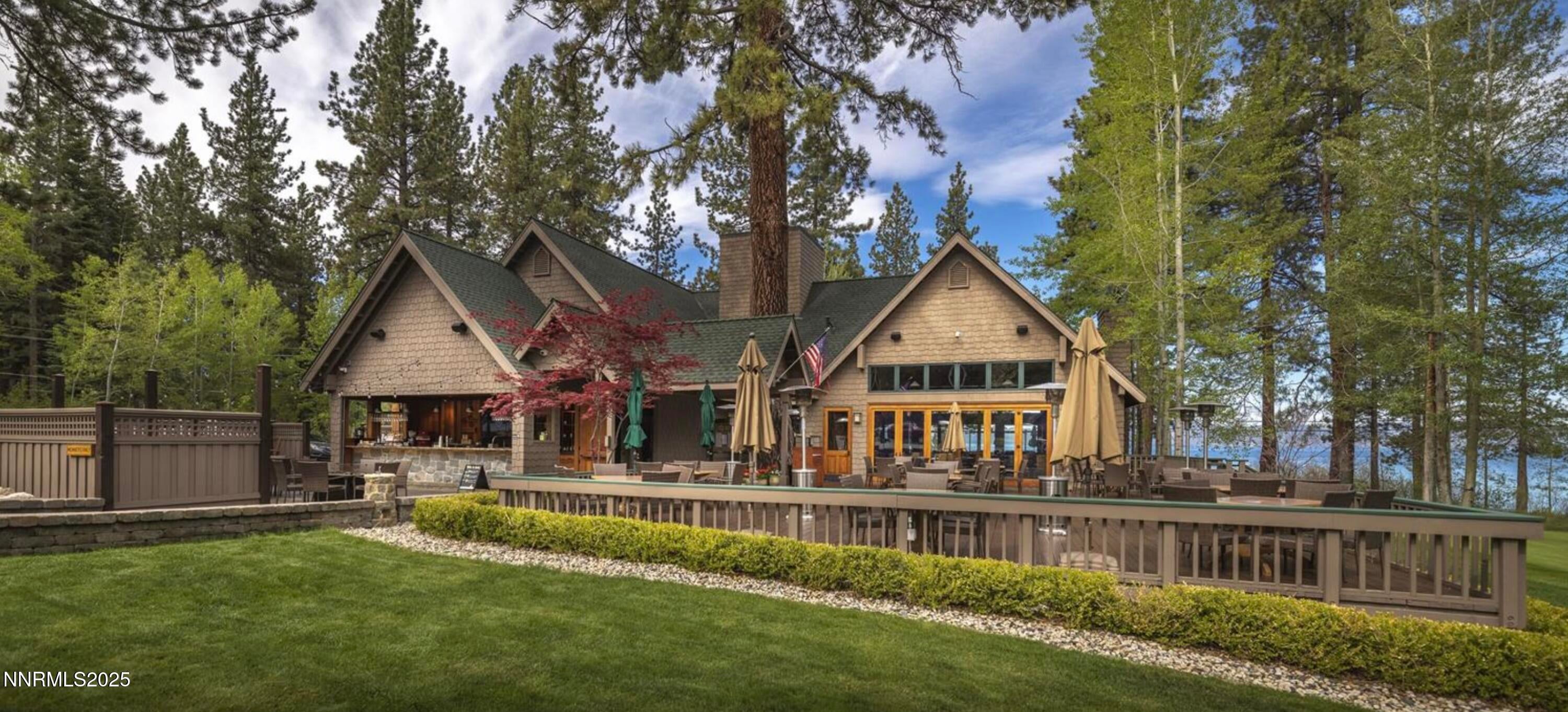 Glenbrook Club golf patio