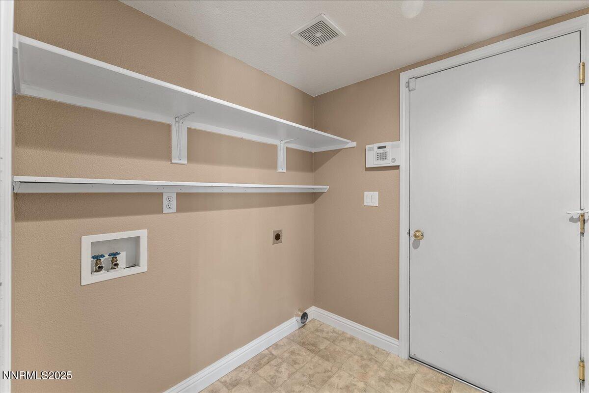 32-18119 Cherryleaf Court Reno NV 89508