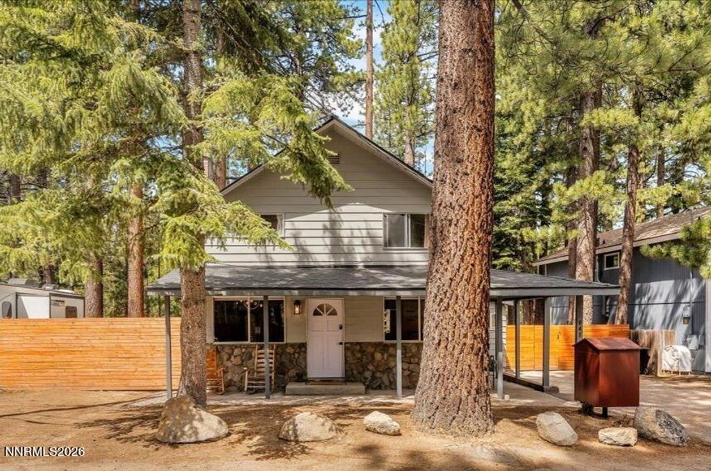 Photo of 841 S Shore Drive, South Lake Tahoe, CA 96150 (MLS # 260004935)