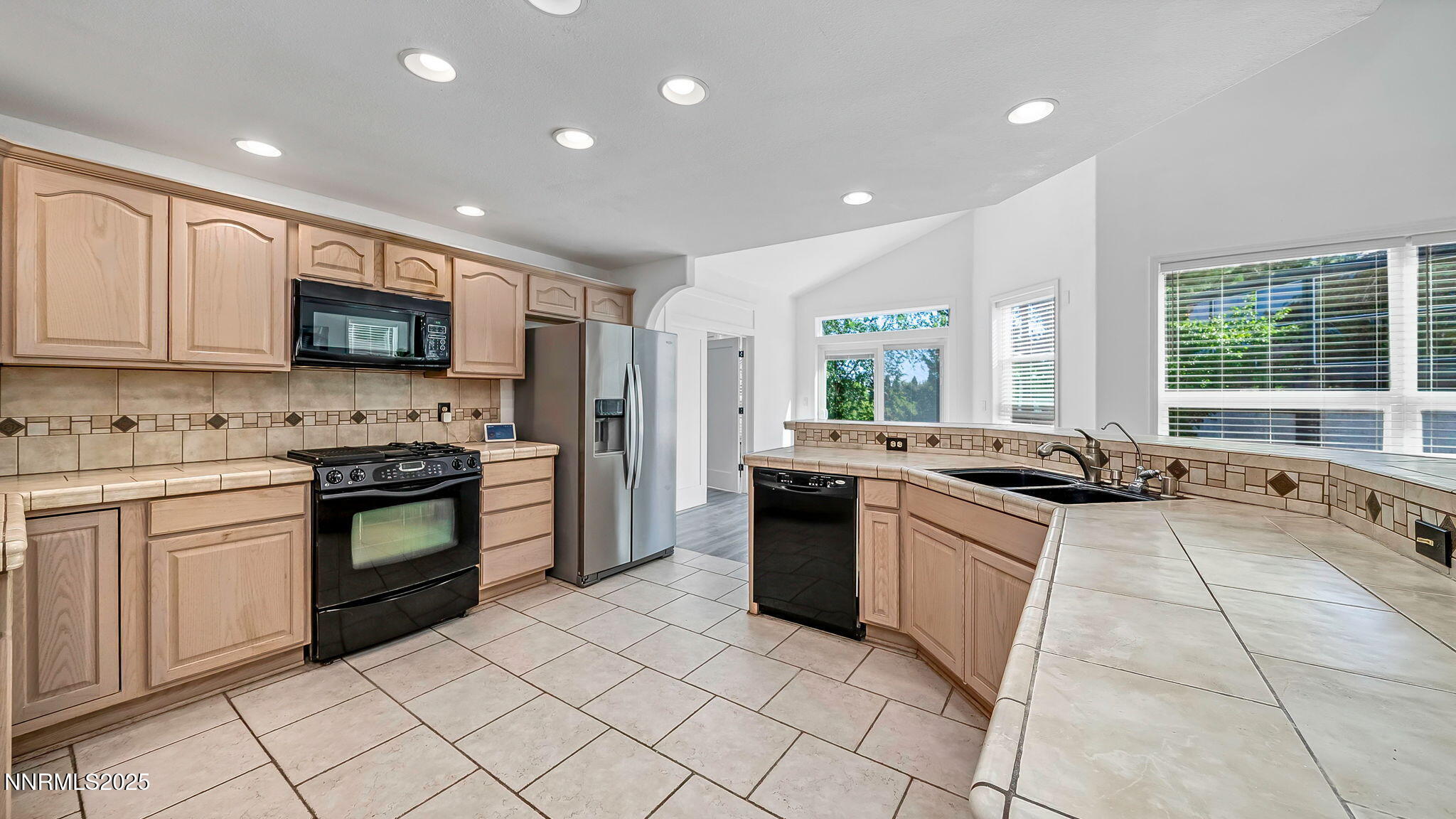 19-DSC04650_1_2_3-Edit