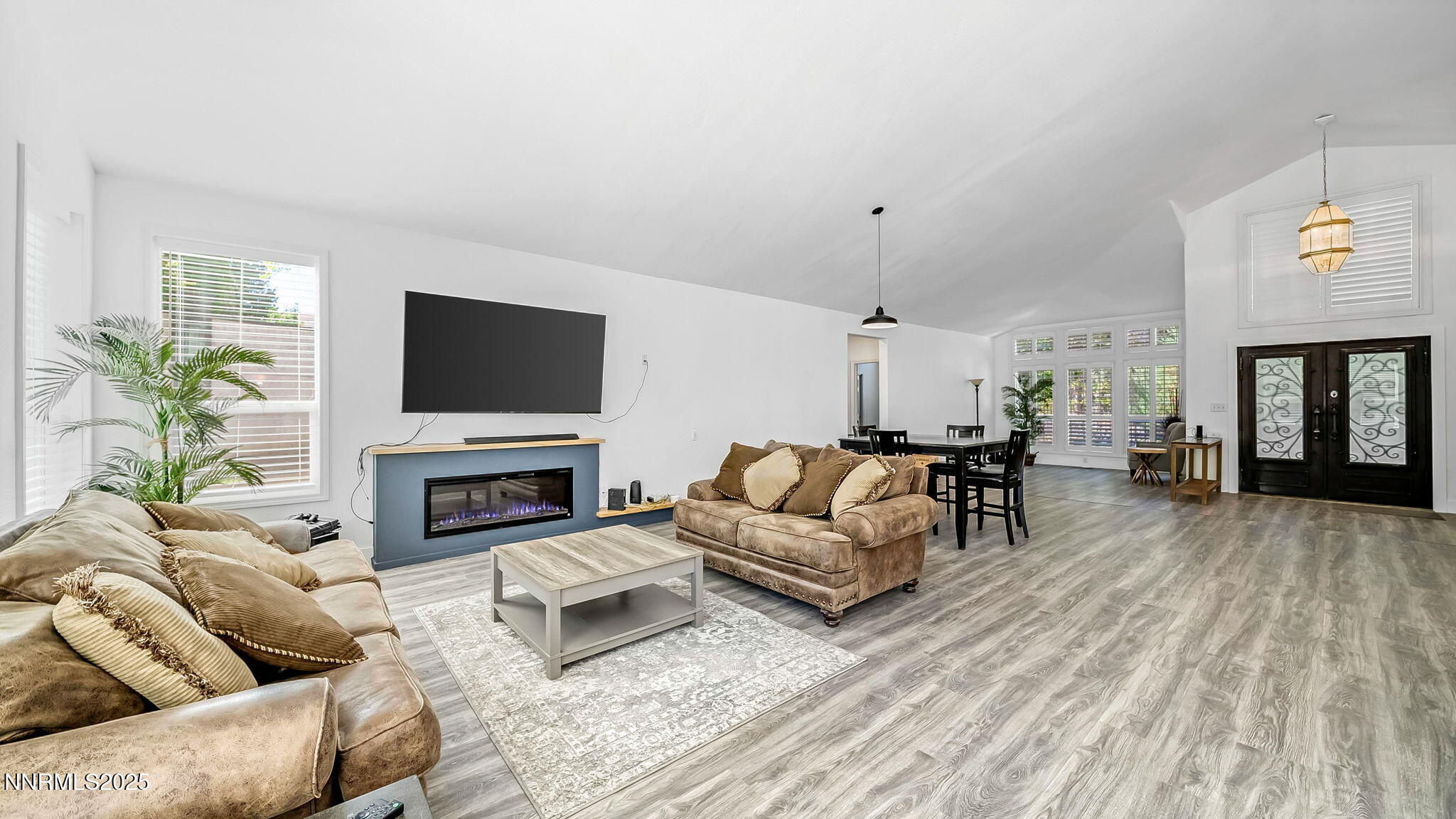 13-DSC04610_1_2_3-Edit