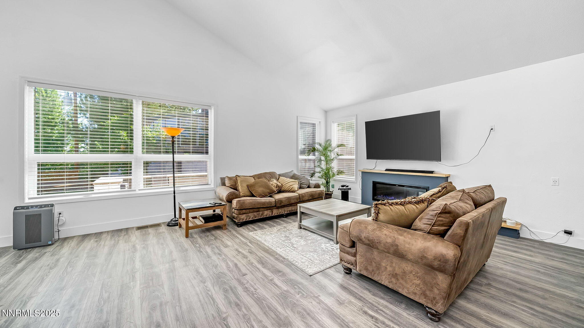 16-DSC04614_5_6_7-Edit