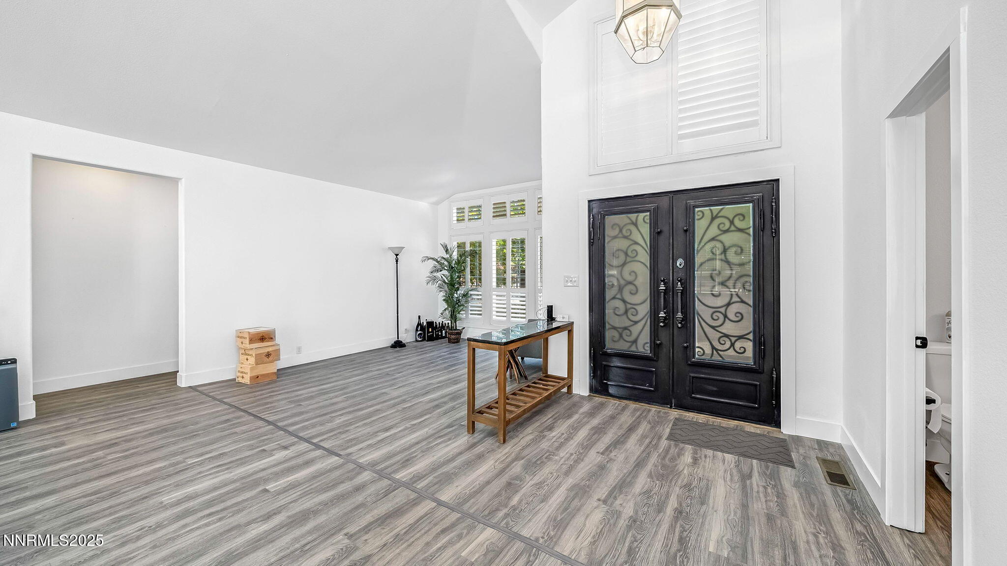 2-DSC04542_3_4_5-Edit